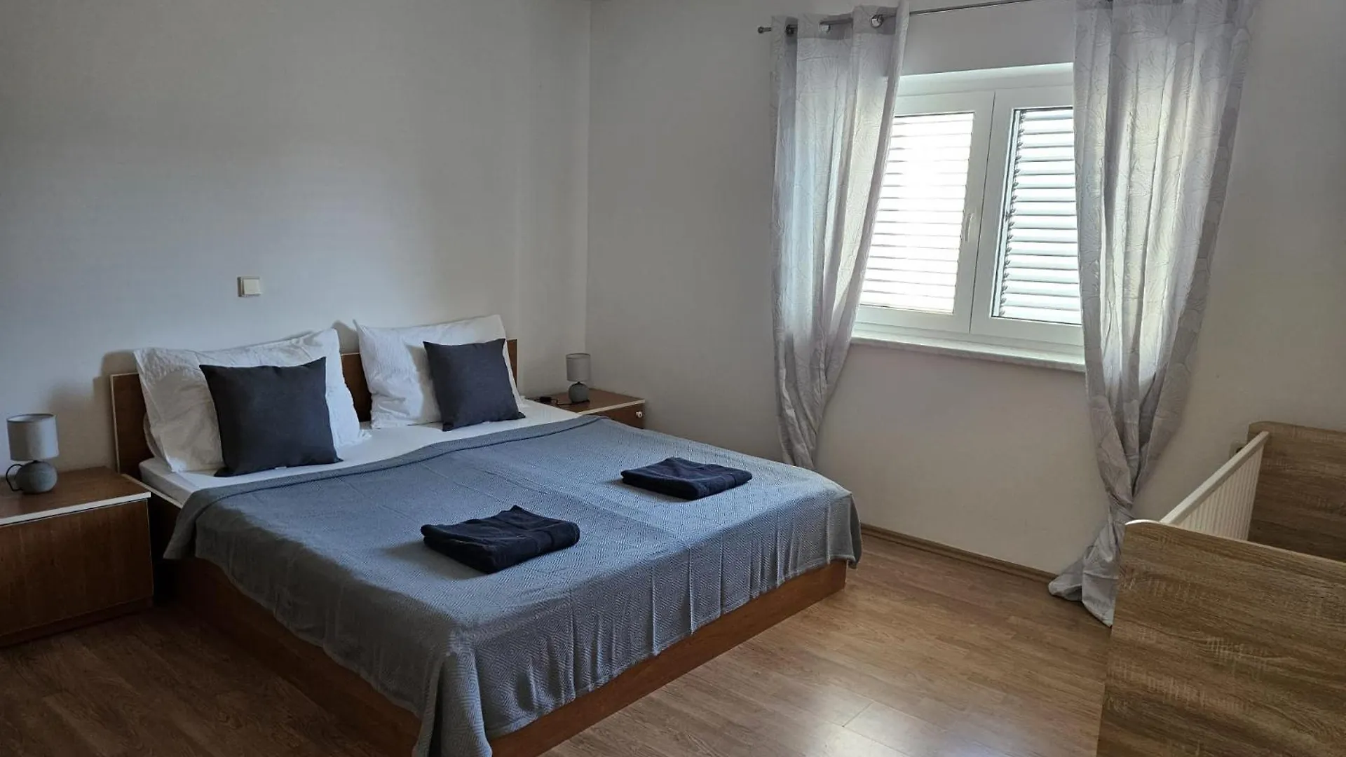 Pljesa Apartments Supetarska Draga Croatia