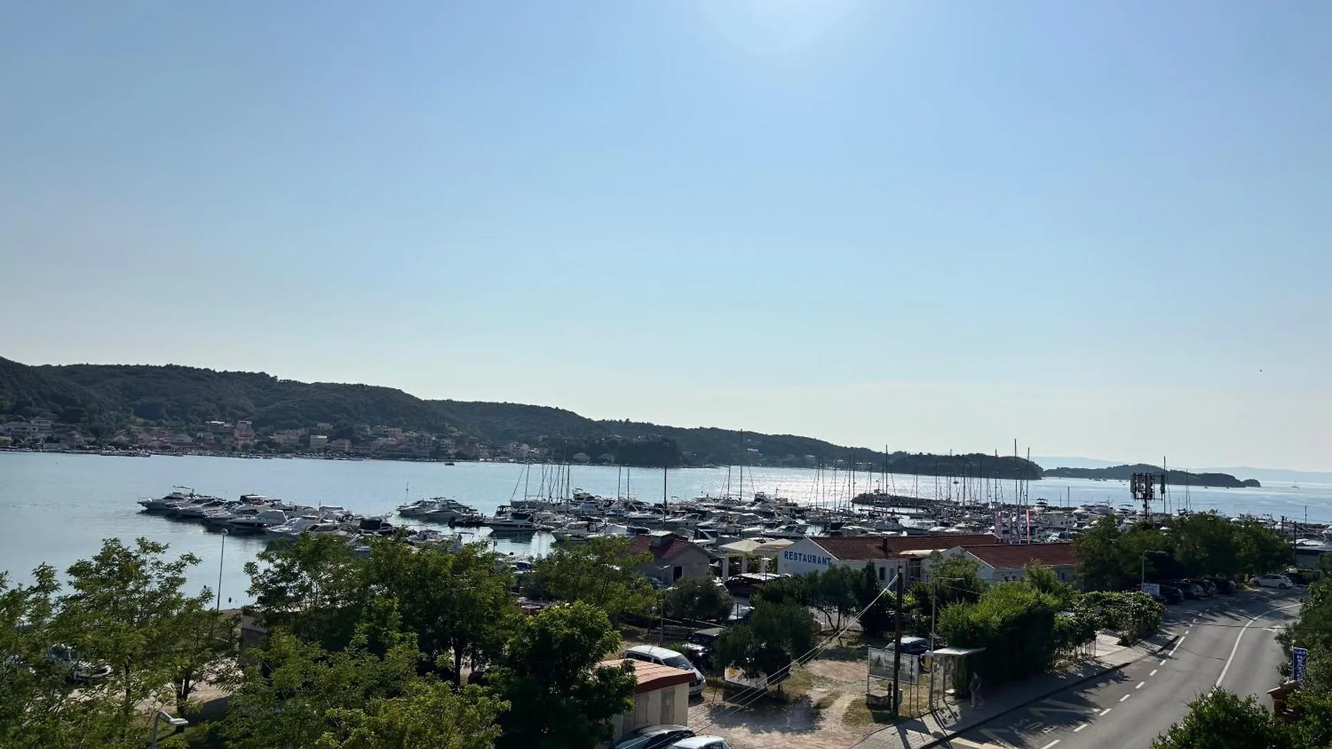 Pljesa Apartments Supetarska Draga Croacia