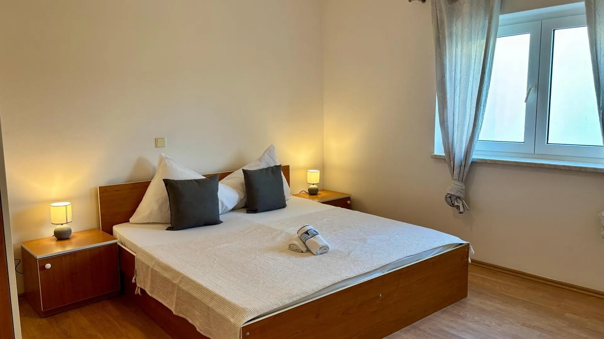 Pljesa Apartments Supetarska Draga 0*,  Croacia