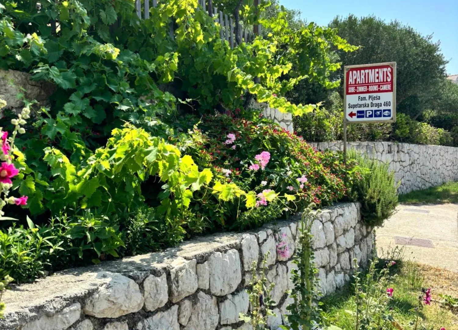 Pljesa Apartments Supetarska Draga 0*,