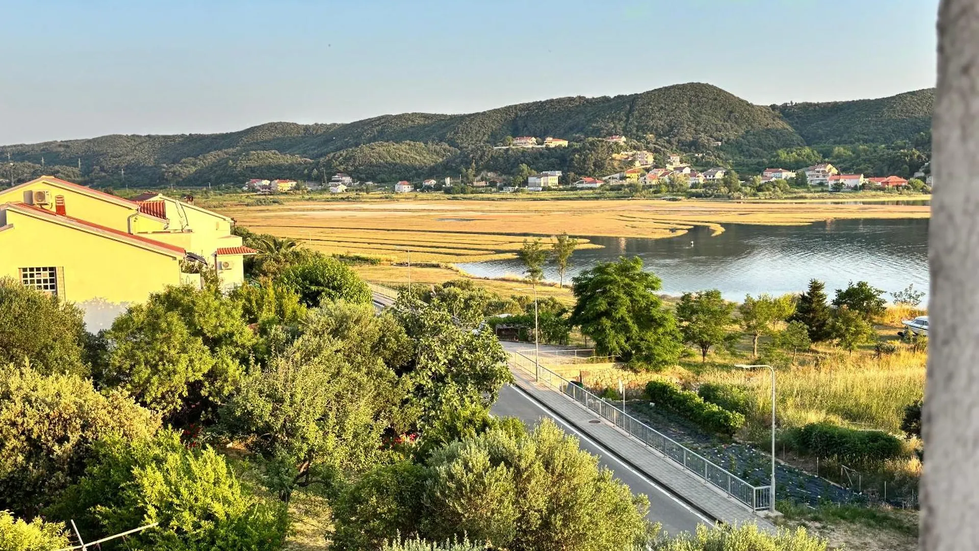 Pljesa Apartments Supetarska Draga