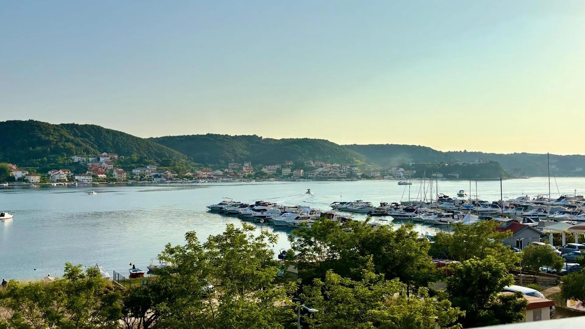 Pljesa Apartments Supetarska Draga 0*,
