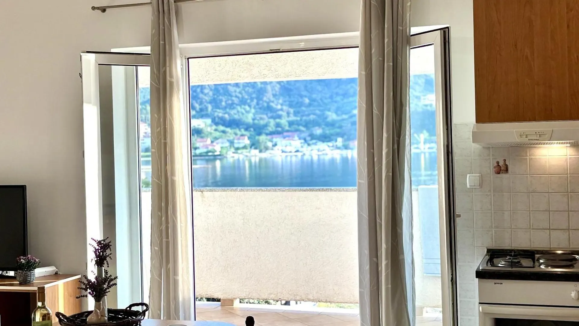 Pljesa Apartments Supetarska Draga