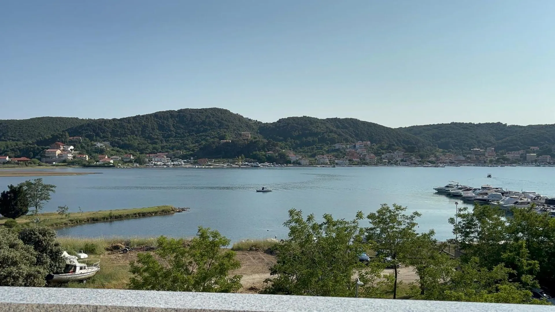 Pljesa Apartments Supetarska Draga