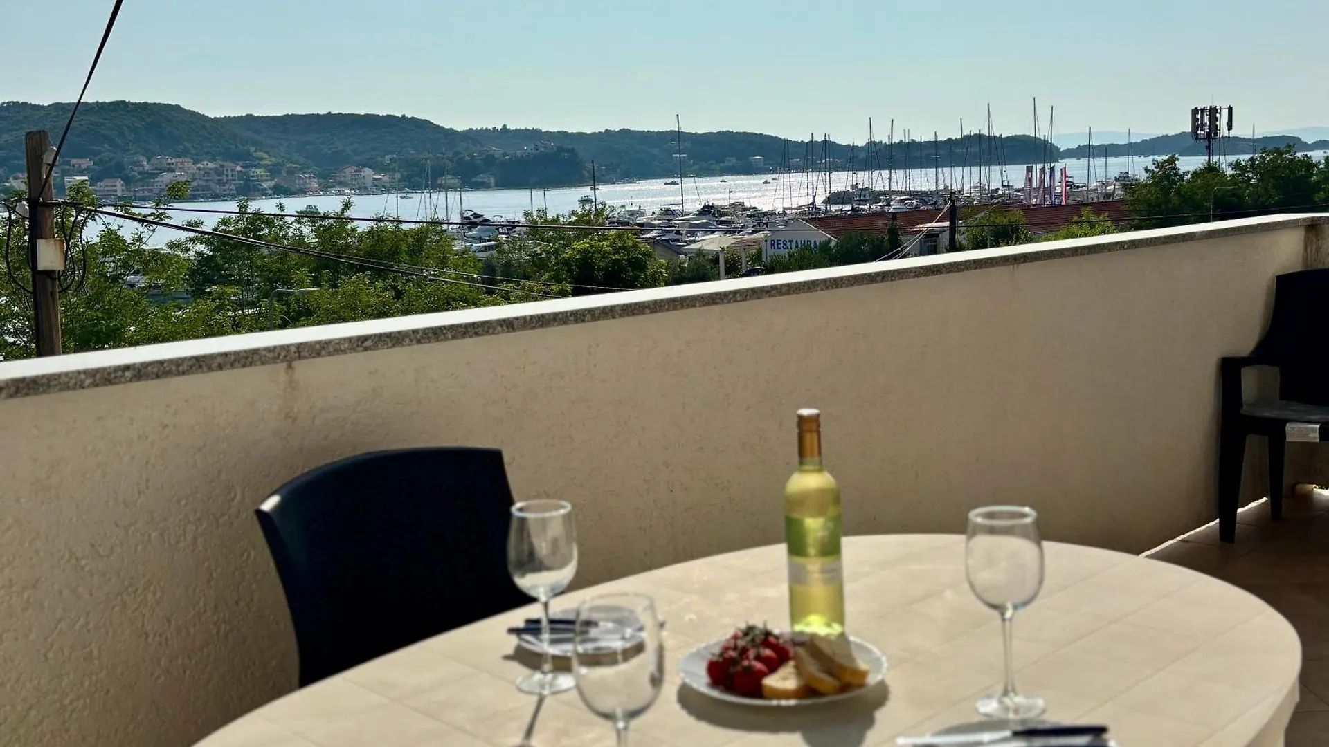 Pljesa Apartments Supetarska Draga