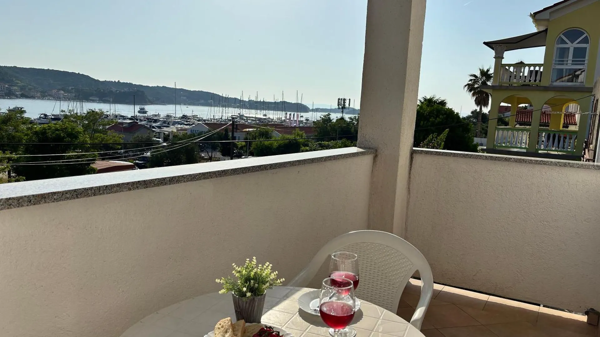 Pljesa Apartments Supetarska Draga 0*,  Croacia