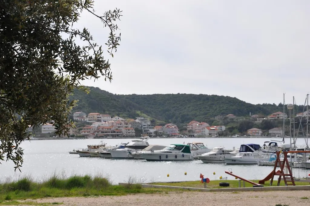 Pljesa Apartments Supetarska Draga
