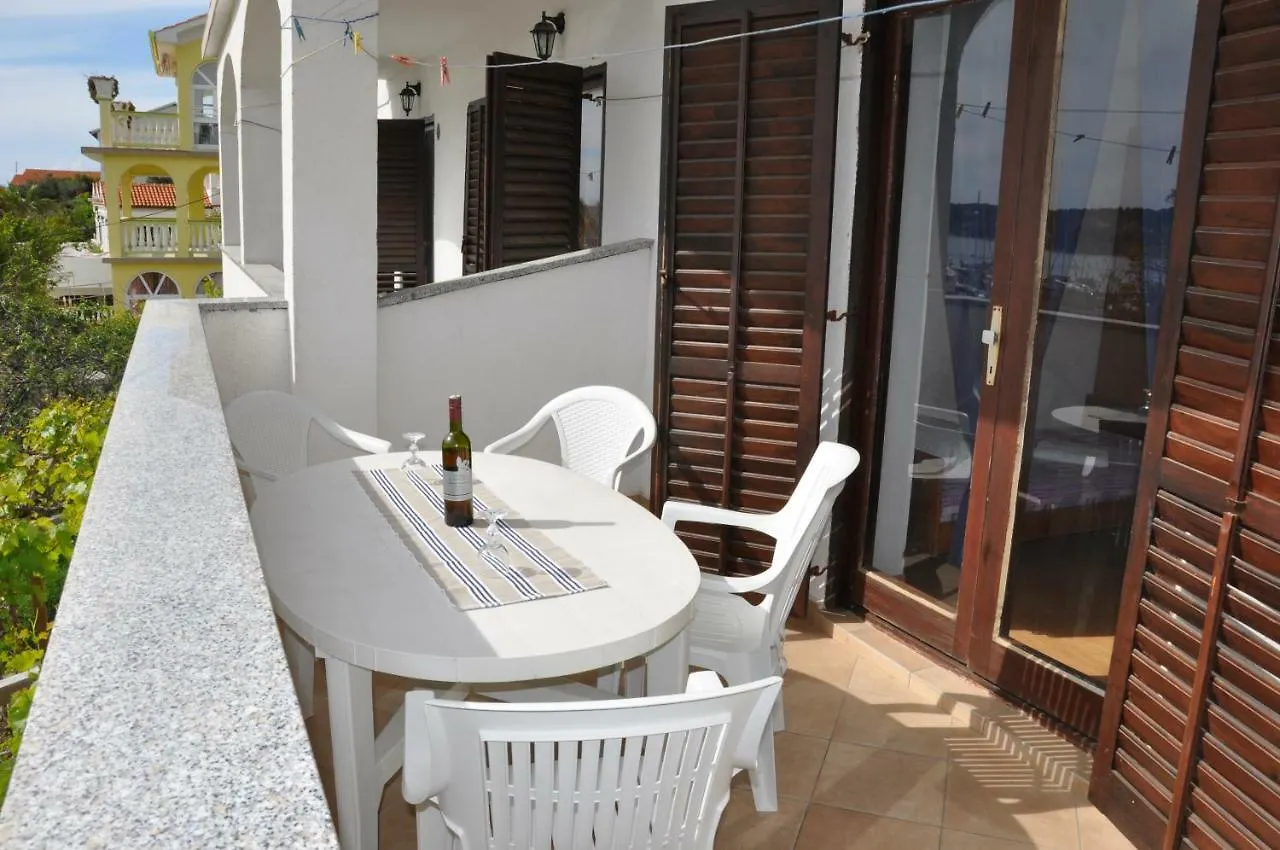 Pljesa Apartments Supetarska Draga