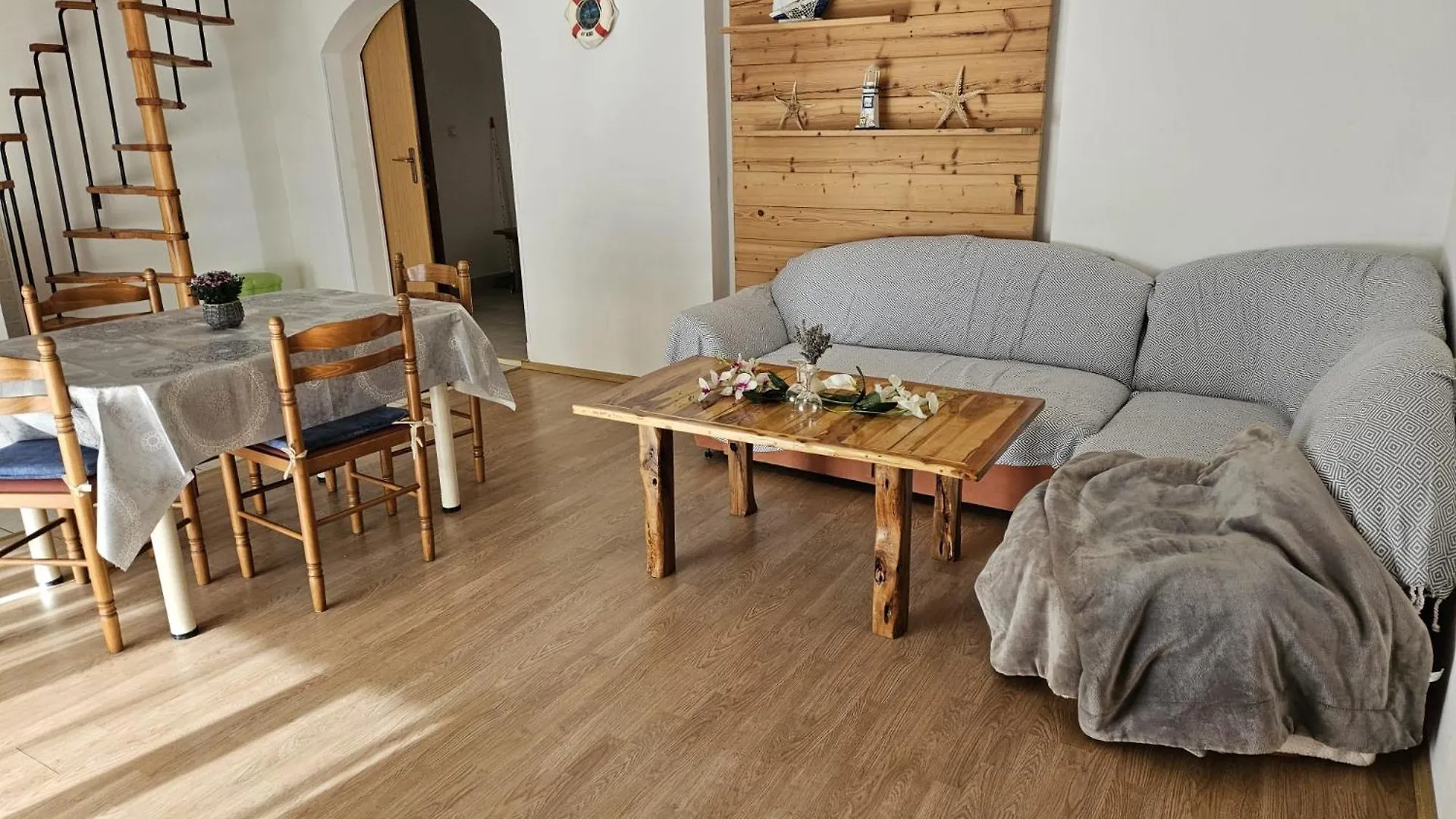 Pljesa Apartments 苏佩塔斯卡德拉加